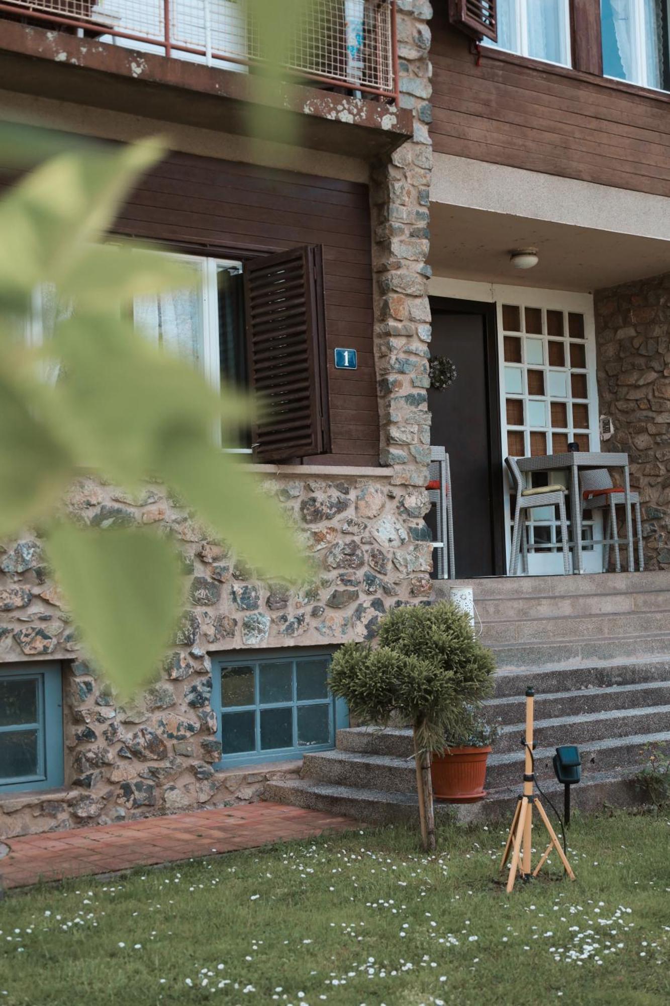 Apartamento Kamena Kuca Pozega Exterior foto